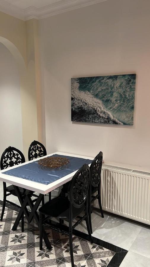 Center Of City In Besiktas 2 Plus 1 With 2 Bathroom And 3 Air Conditioner Istanbul Exterior foto